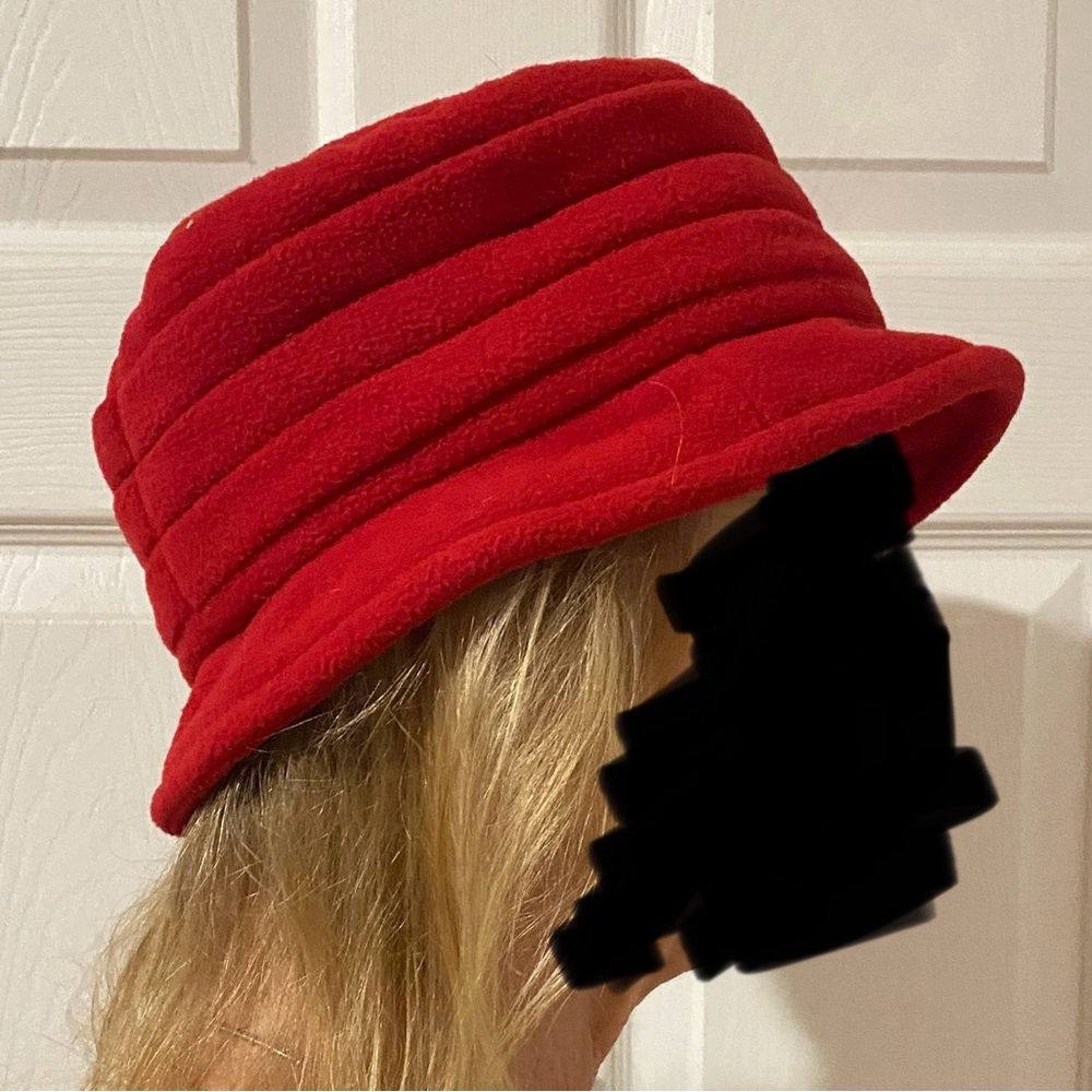 Vintage women’s winter hat, from Betmar NY